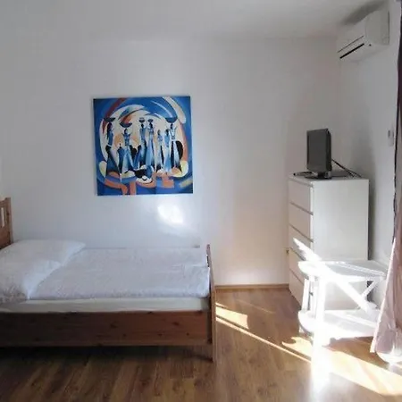 Studio Fur 5 Personen Ca 48 Qm In Vodice, Dalmatien Norddalmatien * Vodice