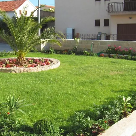 Studio Fur 5 Personen Ca 48 Qm In Vodice, Dalmatien Norddalmatien Apartmán *